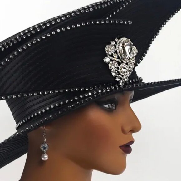 Black wide brimmed hat with crystal accent. - Picture 1 of 1